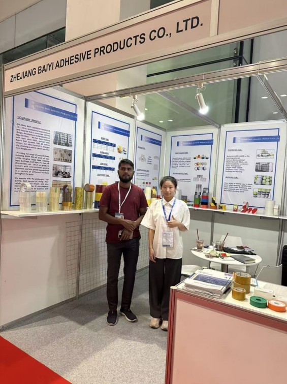 شركة ZHEJIANG BAIYI ADHESIVE Products CO., LTD تختتم بنجاح معرض DeFu Expo Dubai لعام 2025